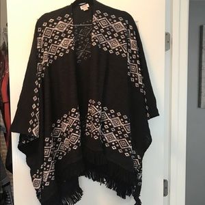 Mossimo black tribal print shawl